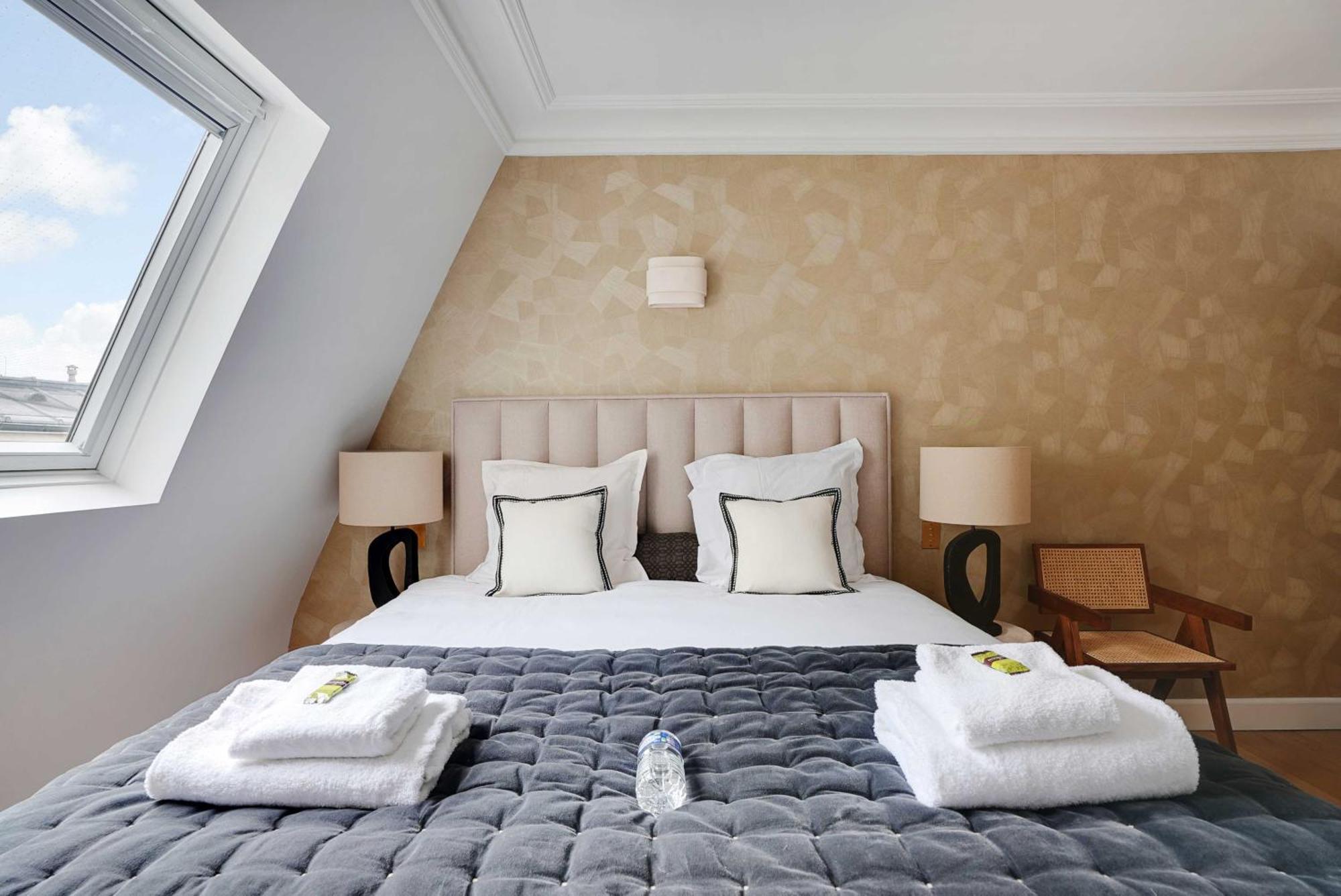 Sumptuous - 4ch-8p - Champs Elyseees *